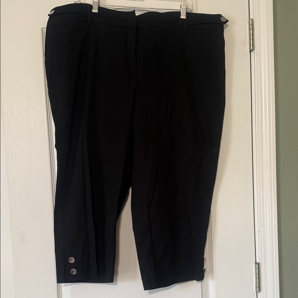 Larry Levine Black Capris Dress Pants Size 22W